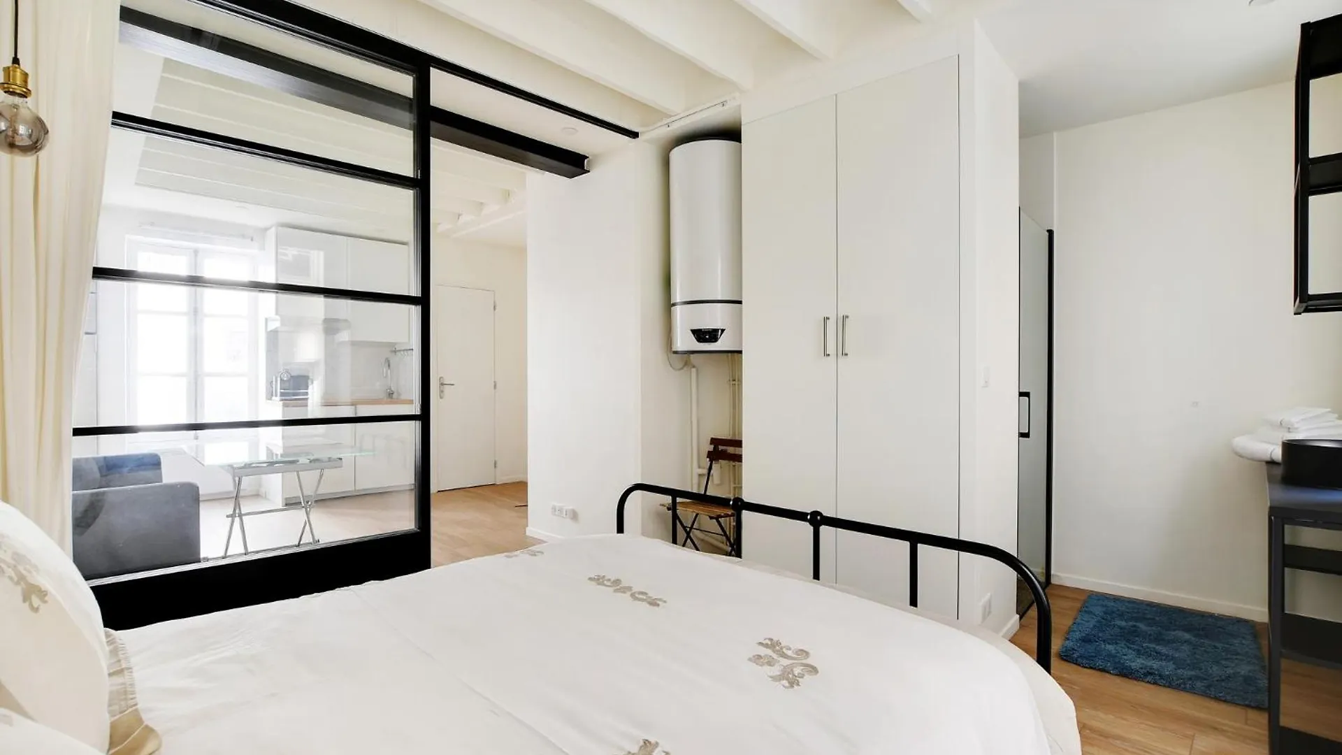 Invalides - Tour Eiffel Apartment Paris France